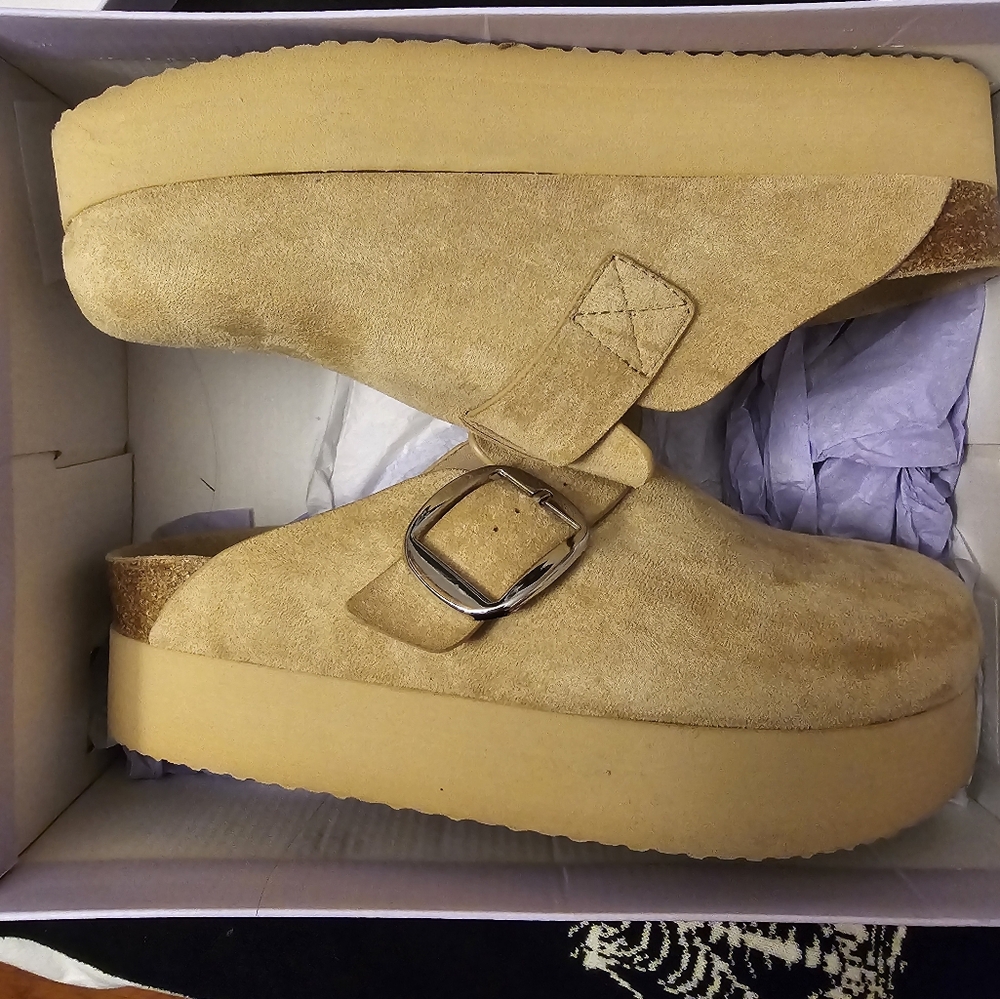 Madden girl platform clogs